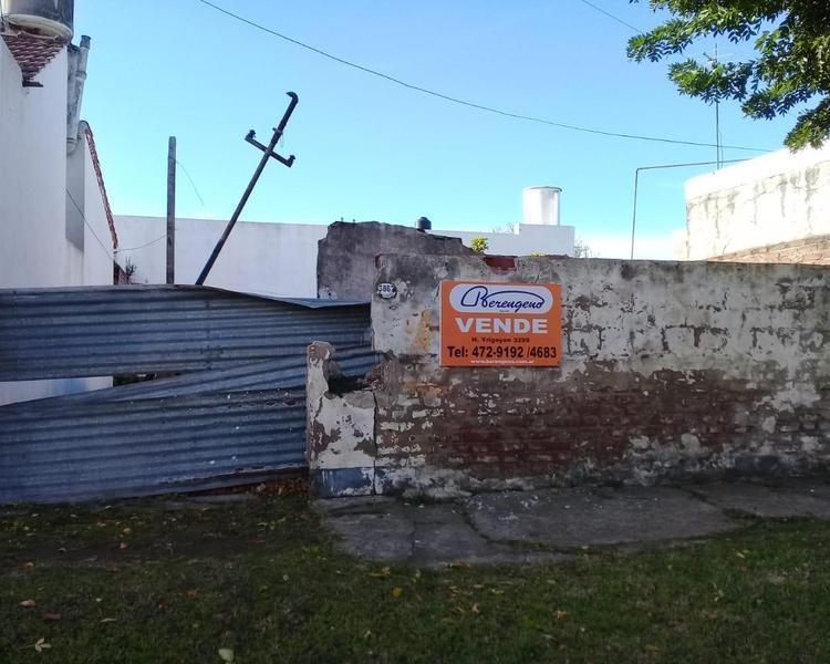 Lote de 252 m² con casa 3 ambientes a reciclar