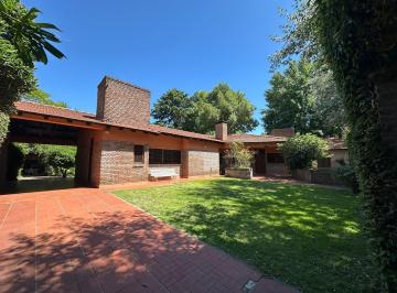 Casa · 327m² · 8 Ambientes · 2 Cocheras · Casa en Venta Gonnet