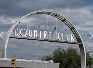 Terreno · 320m² · Terreno en Club de Campo Profesional - Funes