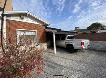 Casa · 150m² · 4 Ambientes · 1 Cochera · Casa en Venta - 3 Dorm. 2 Baños - Cochera - 300 m² - Quilmes