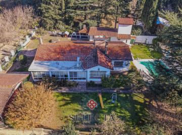 Casa · 281m² · 4 Ambientes · 1 Cochera · En Venta, Casa con Pileta. en Vertientes de La Granja. a m de Ruta E53