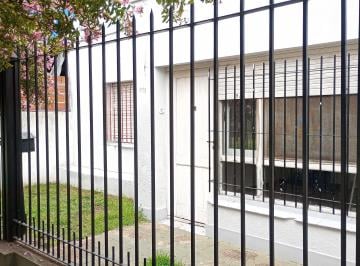Casa Planta Baja · Oportunidad Para Inversores - Casa Multifamiliar en Paso del Rey Centro.