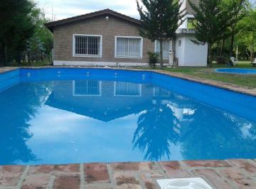 Casa · 210m² · 8 Ambientes · 1 Cochera · Vendo Casa en Casa Grande Cordoba
