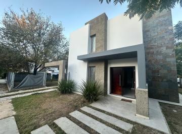 Casa de 5 ambientes, Córdoba · Casa 3 Dorm. Los Carolinos