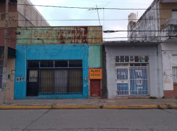Local comercial · 234m² · Vendo en Paso del Rey Centro Fte Estación Dos Locales con Vivienda