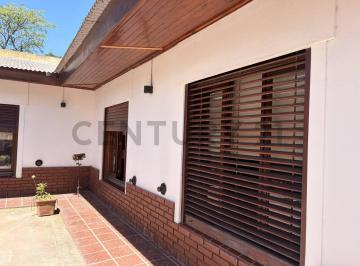 Casa · 233m² · 4 Ambientes · 1 Cochera · Casa en Venta 4 Ambientes con Local Habilitado en San Miguel del Monte Centro - Apto Crédito