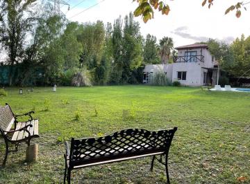 Casa de 9 ambientes, Carrodilla · Vende Casa en Huerto del Sol - Callejon Privado - Apta Crédito Hipotecario