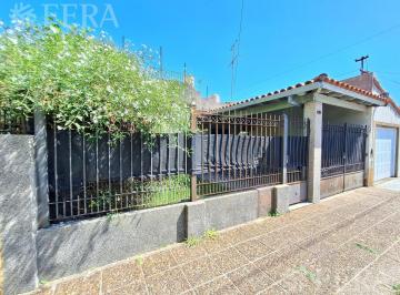 Casa de 4 ambientes, Avellaneda · Venta Casa de 4 Ambientes con Cochera y Quincho en Sarandí