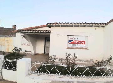 Casa · 185m² · 3 Dormitorios · 1 Cochera · Casa en Venta Para Renovar en Calle Ozamis, Maipú, Mendoza