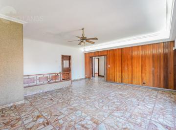 Casa · 120m² · 5 Ambientes · 6 Cocheras · Venta Casa 5 Ambientes con Galpón en Villa Lynch