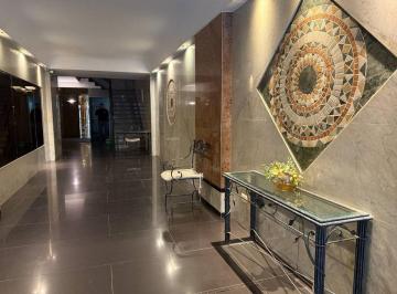 Departamento · 80m² · 5 Ambientes · Alquiler 4 Amb. C/ Dep. Lavad./balcon Flores
