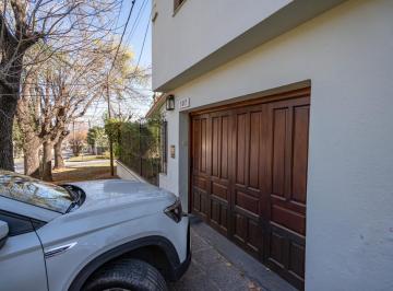 Casa · 250m² · 5 Ambientes · 2 Cocheras · Venta Casa Tres Cerritos 4 Dorm.