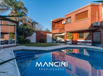 Casa · 350m² · 6 Ambientes · 3 Cocheras · Casa en Venta de 6 Ambientes con Piscina, Quincho, Parrilla y Cochera Pasante - San Martín