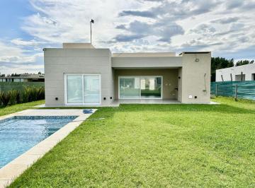 Casa · 150m² · 4 Ambientes · 2 Cocheras · Casa en Venta Barrio San Felipe Canning