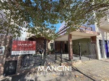 Terreno · 129m² · 4 Ambientes · Casa en Venta de 4 Ambientes con Cochera - Toma Propiedad en Parte de Pago - Villa Ballester
