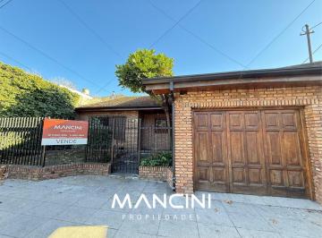 Casa · 149m² · 4 Ambientes · 2 Cocheras · Casa en Venta de 4 Ambientes con Cochera y Fondo Libre - Villa Ballester