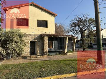 Local comercial · 182m² · 10 Ambientes · Local Ubicado en Av Alsina Esquina Pintos