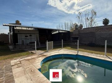 Casa · 40m² · 2 Ambientes · 3 Cocheras · Casa en Venta en Guaymallen