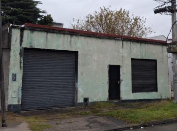 Depósito , Tres de Febrero · Galpon con Entrada de Vehiculos
