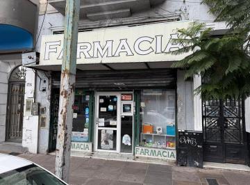 Local comercial · 200m² · Amplio Local Sobre Avda. Mitre