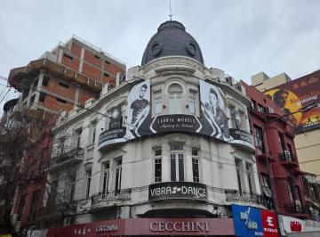 Local comercial · 150m² · 3 Ambientes · Local en 2° Piso por Escalera