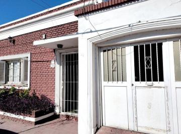 Casa · 180m² · 7 Ambientes · 2 Cocheras · Venta Casa 3 Dorm - 2baños - Pileta/quincho B°colon