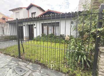 Casa · 180m² · 4 Ambientes · 1 Cochera · Casa 4 Ambientes en Chauvin