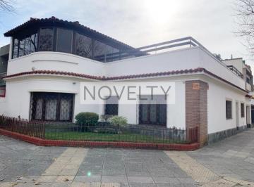 Casa · 233m² · 5 Ambientes · 1 Cochera · Casa en Villa Devoto
