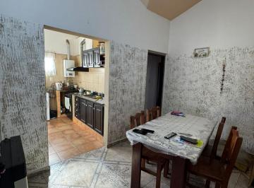 Casa · 135m² · 6 Ambientes · 1 Cochera · Casa en Venta 2 Dorm. 1 Baño