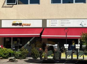 Local comercial · 100m² · Alquiler de Local en Paseo Los Berros, Bella Vista