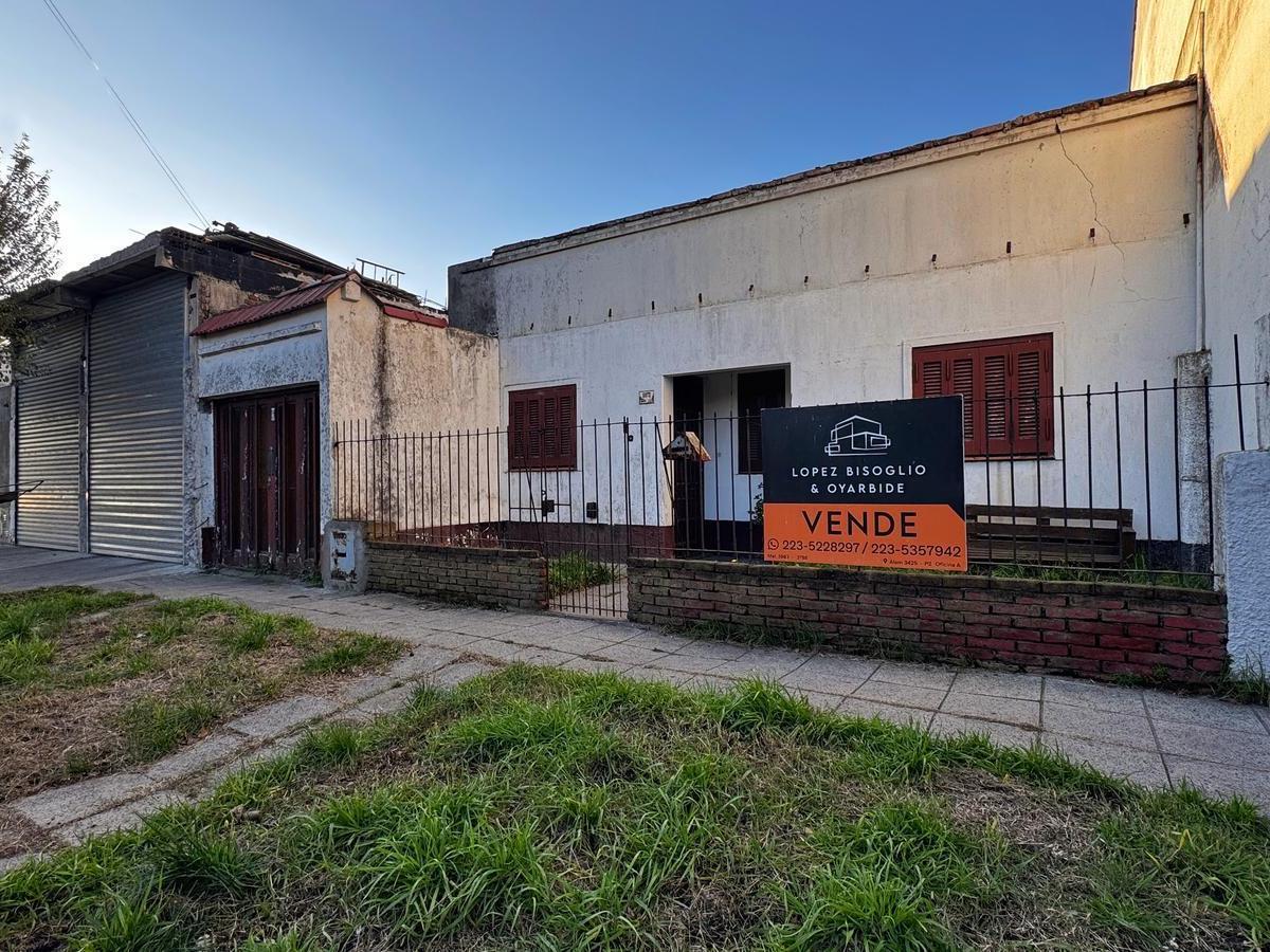 Propiedad a refaccionar sobre lote de 233m² en zona industrial