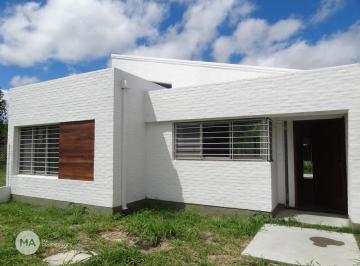 Casa · 142m² · 4 Ambientes · 1 Cochera · Casa 2 Dorm. con Pileta - Garita 3 - Funes | Venta