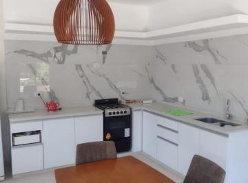 Casa · 90m² · 3 Ambientes · 3 Cocheras · Alquilo Casa en Barrio Escobar 2 Dorm. Cordoba