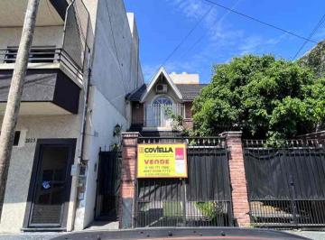 Casa de 4 ambientes, Lanús · Impecable Triplex con Cochera y Patio