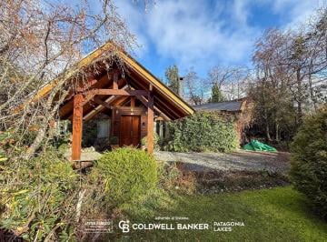 Casa · 227m² · 5 Ambientes · 1 Cochera · Venta Casa 227 m² Lote 1000 m² Lomas del Correntoso Villa La Angostura