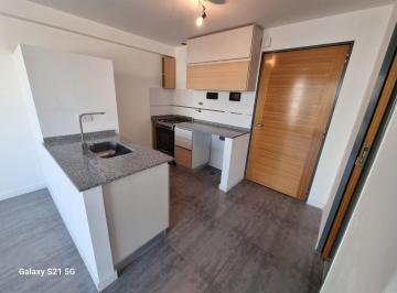 Departamento · 30m² · 1 Ambiente · Alquiler / Monoambiente con Balcón // Flores