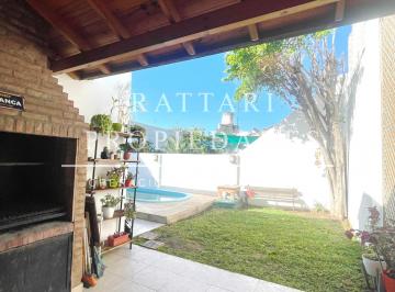 Casa de 5 ambientes, Morón · Venta Casa 5 Ambientes con Parque y Piscina en Haedo. Excelente Propiedad