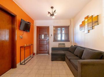 Casa · 153m² · 3 Ambientes · 1 Cochera · Venta Casa 3 Ambientes con Cochera y Patio Caseros
