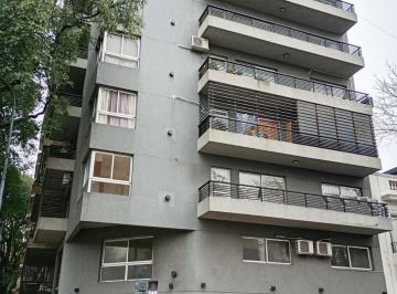 Departamento de 3 ambientes, Floresta · Depto. 3 Amb. Al Frente C/balcón Pergamino Al 300