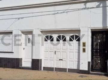 Casa · 120m² · 4 Ambientes · 1 Cochera · Casa a La Venta en La Plata