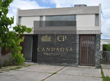 Casa · 152m² · 4 Ambientes · 1 Cochera · Nev. Hermosa Casa Interna con Excelente Orientacion en El Ca