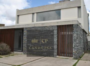 Casa · 152m² · 4 Ambientes · 1 Cochera · Nev. Hermosa Casa Interna con Excelente Orientacion en El Ca