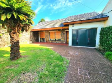 Casa de 4 ambientes, Ituzaingó · Chalet en Venta en Ituzaingo Norte