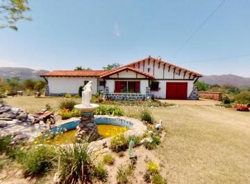 Casa · 167m² · 5 Ambientes · 1 Cochera · Inversor! Vendo Casi 7 Hectáreas Para Lotear con 14 Lotes y Chalet 3 Dorm. - 2 Baños
