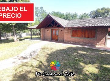 Casa · 135m² · 5 Ambientes · 2 Cocheras · Casa en Venta en Villa Giardino | 3 Dorm. - 2 Baños | Pileta | Quincho | Apta Crédito