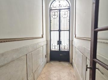 PH · 90m² · 3 Ambientes · Alquiler PH de 3 Ambientes con Patio en Flores