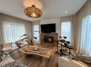 Casa · 200m² · 5 Ambientes · 2 Cocheras · Casa en Venta Barrio Arenas del Sur