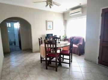 Casa · 180m² · 3 Ambientes · 1 Cochera · Casa en Venta - 2 Dorm. 2 Baños - Tolosa