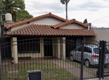 Casa de 4 ambientes, Tres de Febrero · Se Vende Casa Chalet en Caseros Apto Credito