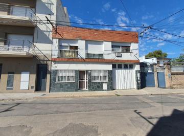Casa · 240m² · 7 Ambientes · 4 Cocheras · Casa 4 Dorm. con Galpon || Apto Credito
